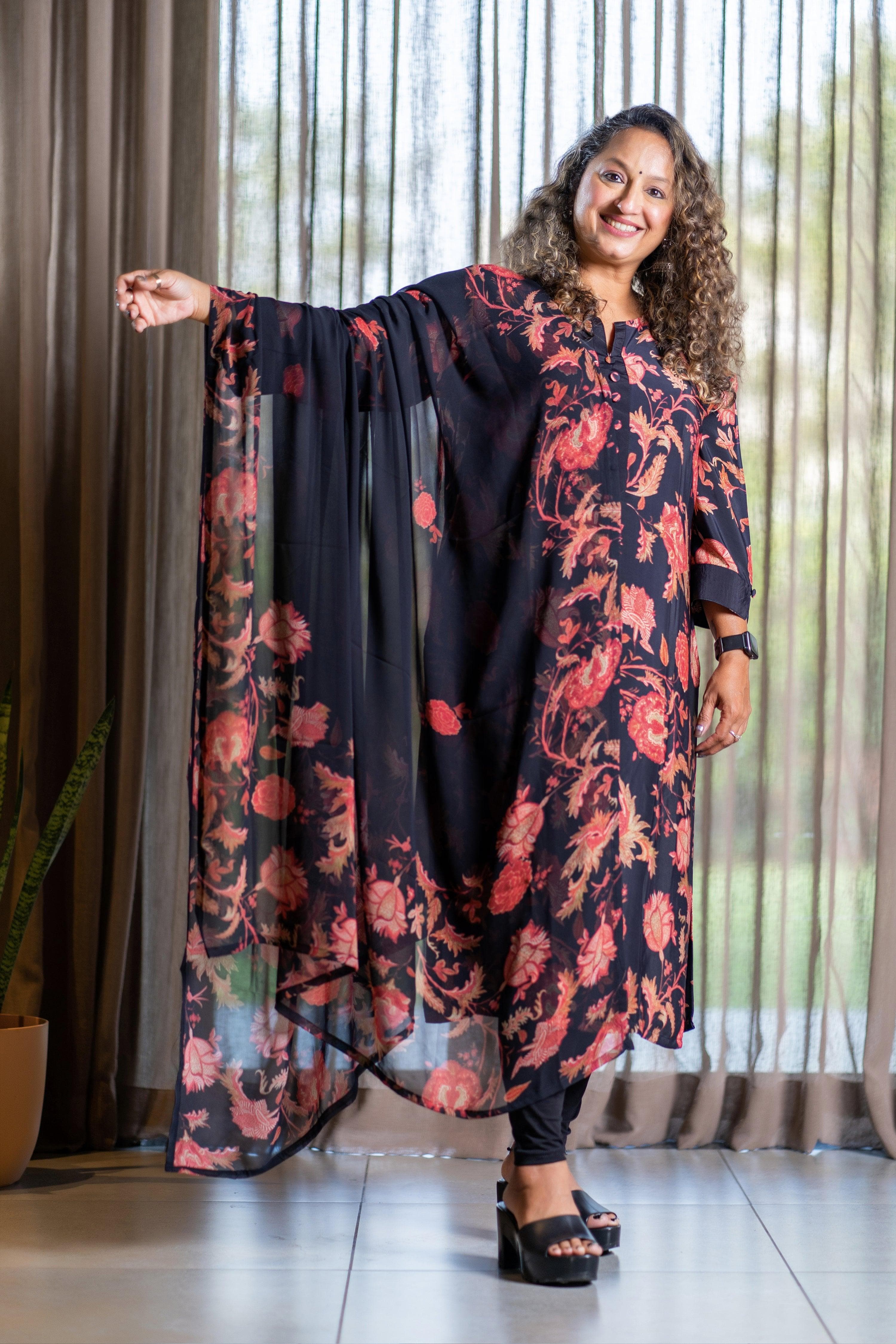 Black Chintz Flower Suit - Jeeaayanu Fashion