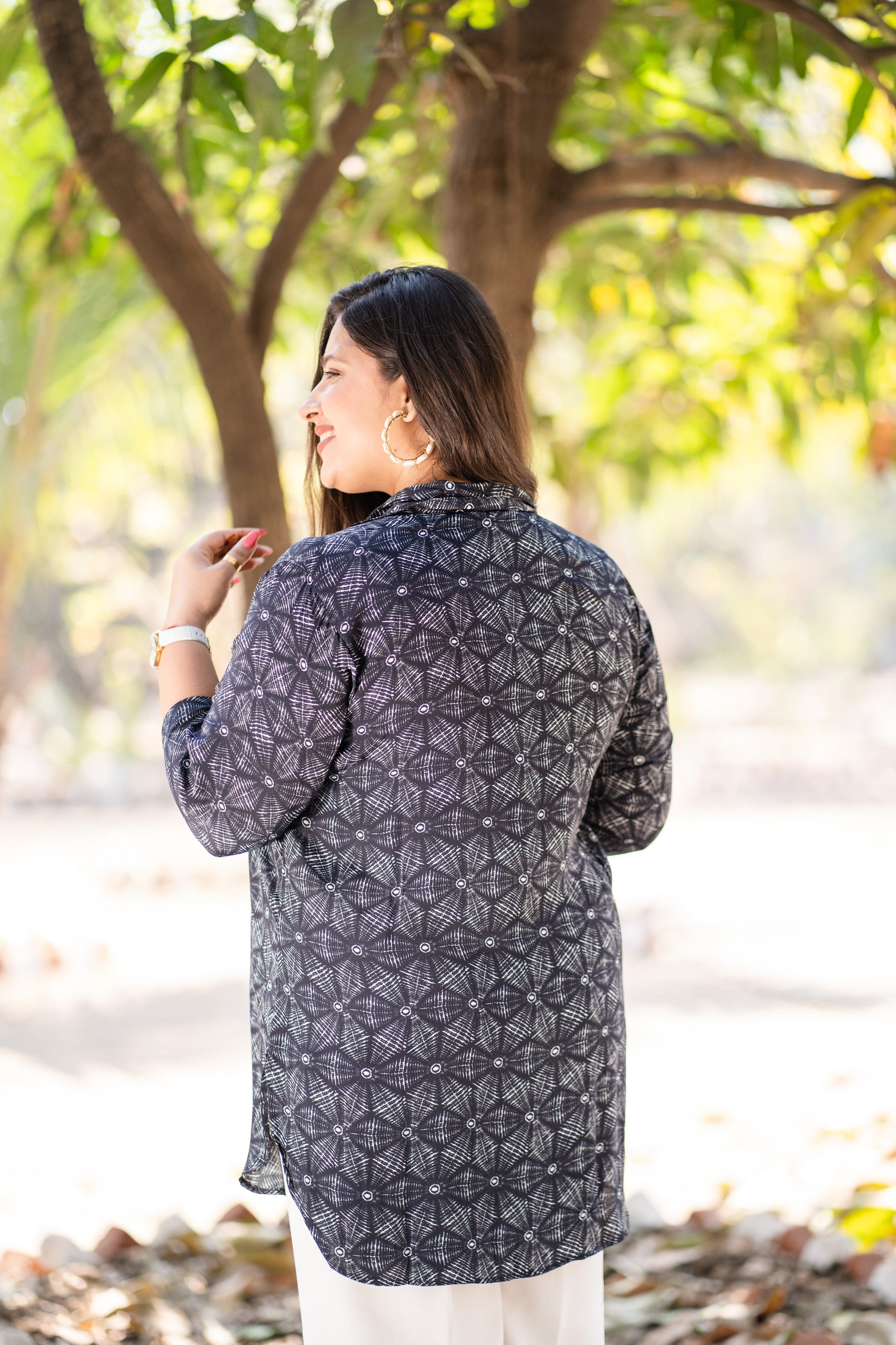 Black & White Geometric Tunic Shirt - Jeeaayanu Fashion