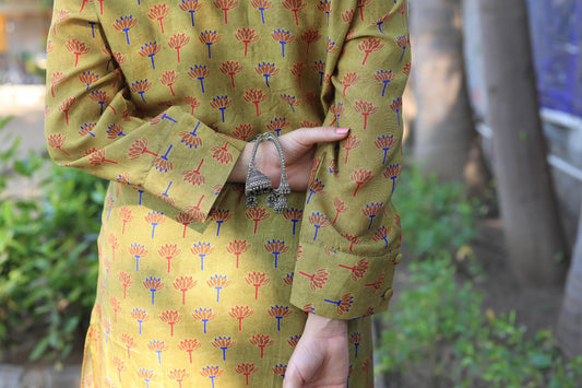 Olive green muslin Floral print Tunic cum Short Kurta - Jeeaayanu Fashion